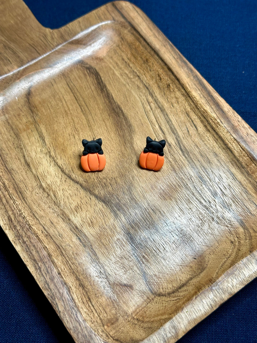 Peekaboo Pumpkin Cat Studs